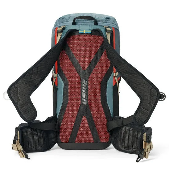 Tracker 30L Daypack